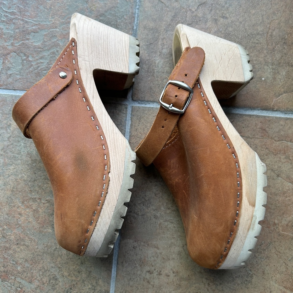 Lotta Clogs